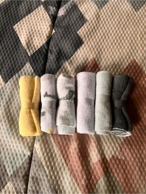 Soft Multipack Wash Cloths - Mixed Colors (Yellow, White, Light Gray, Dark Gray)